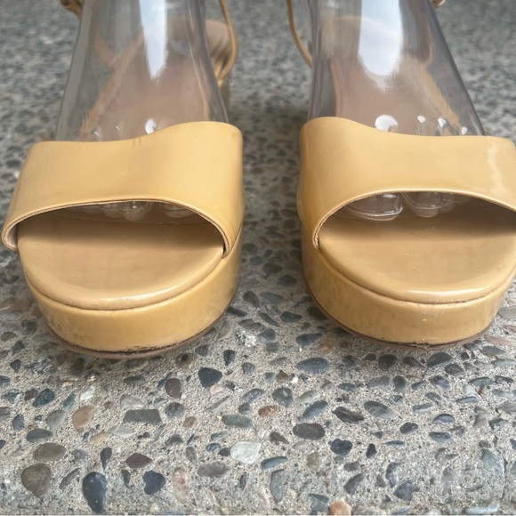 Tory Birch Abena Wedge Platform Sandals 8.5M Nude Patent Leather Gold Hardware - Picture 6 of 16